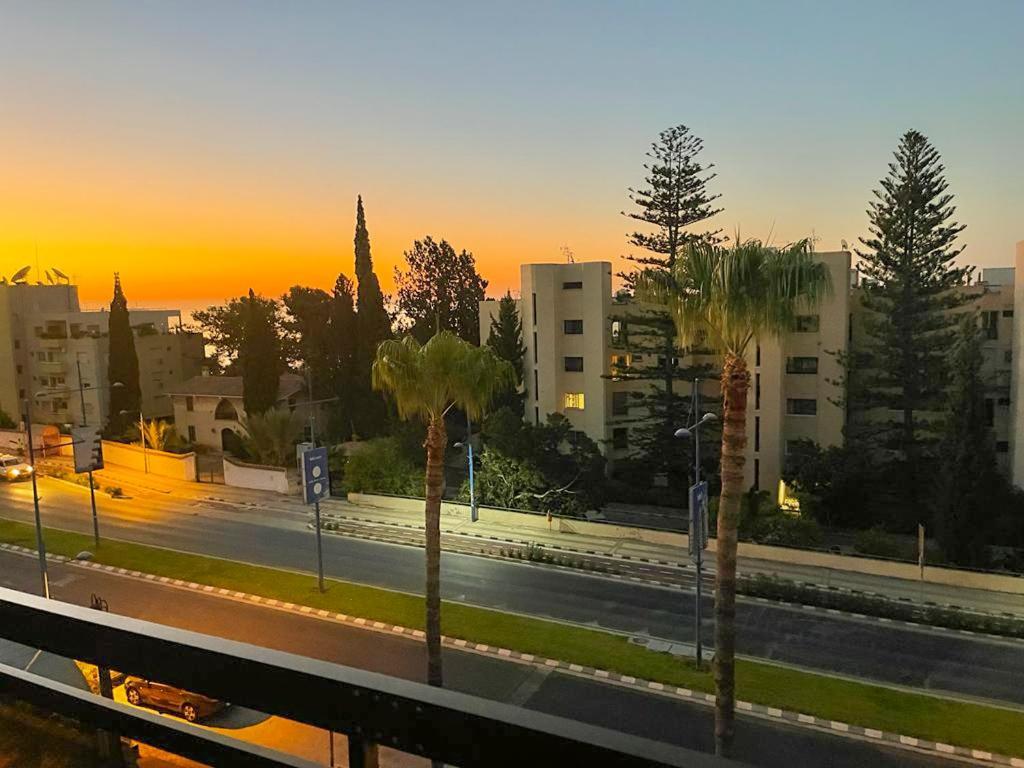 Апартаменты Samson Sea Breeze, 3Bed Sleeps 6, Free Wifi Лимасол Экстерьер фото